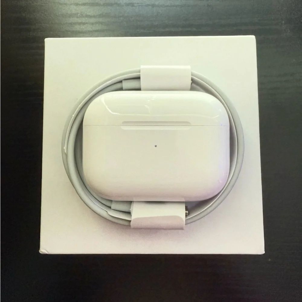Apple Wireless Earbuds with Charging Case - White